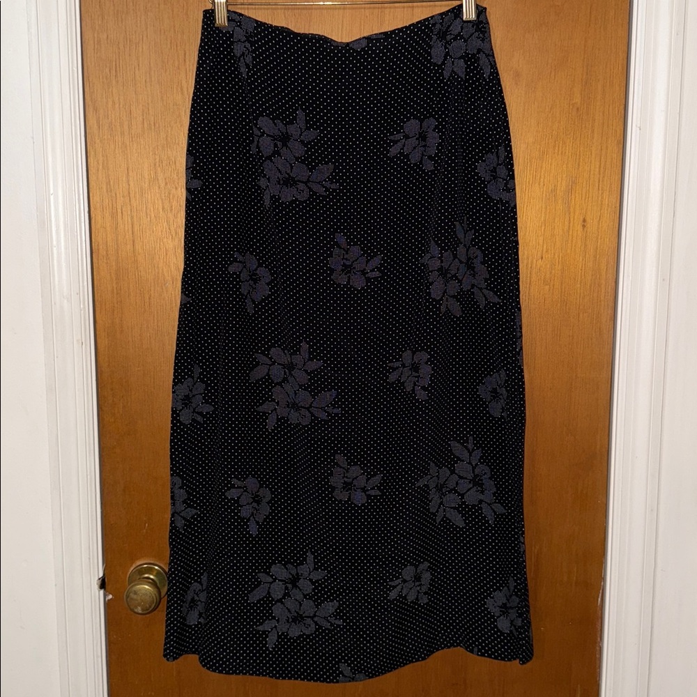 •LIZ CLAIBORNE•BLACK & GRAY FLORAL & MICRO POLKADOT MIDI SKIRT SIZE 10 PETITE - Picture 4 of 8
